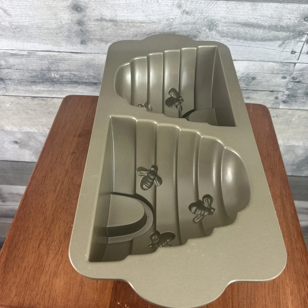 Nordic Ware Beehive Cake Pan 10 Cup